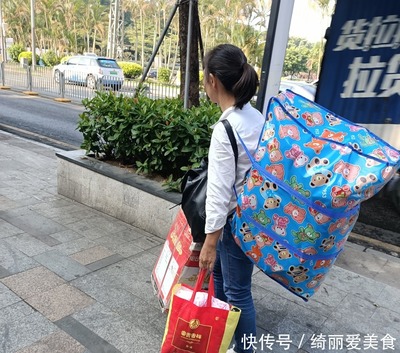 年底龙华汽车站打工者:没找到工作到处游荡,最后连手机也卖了
